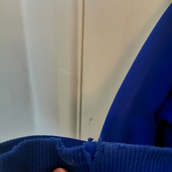 Dark blue TNA hoodie - Picture 3 of 4